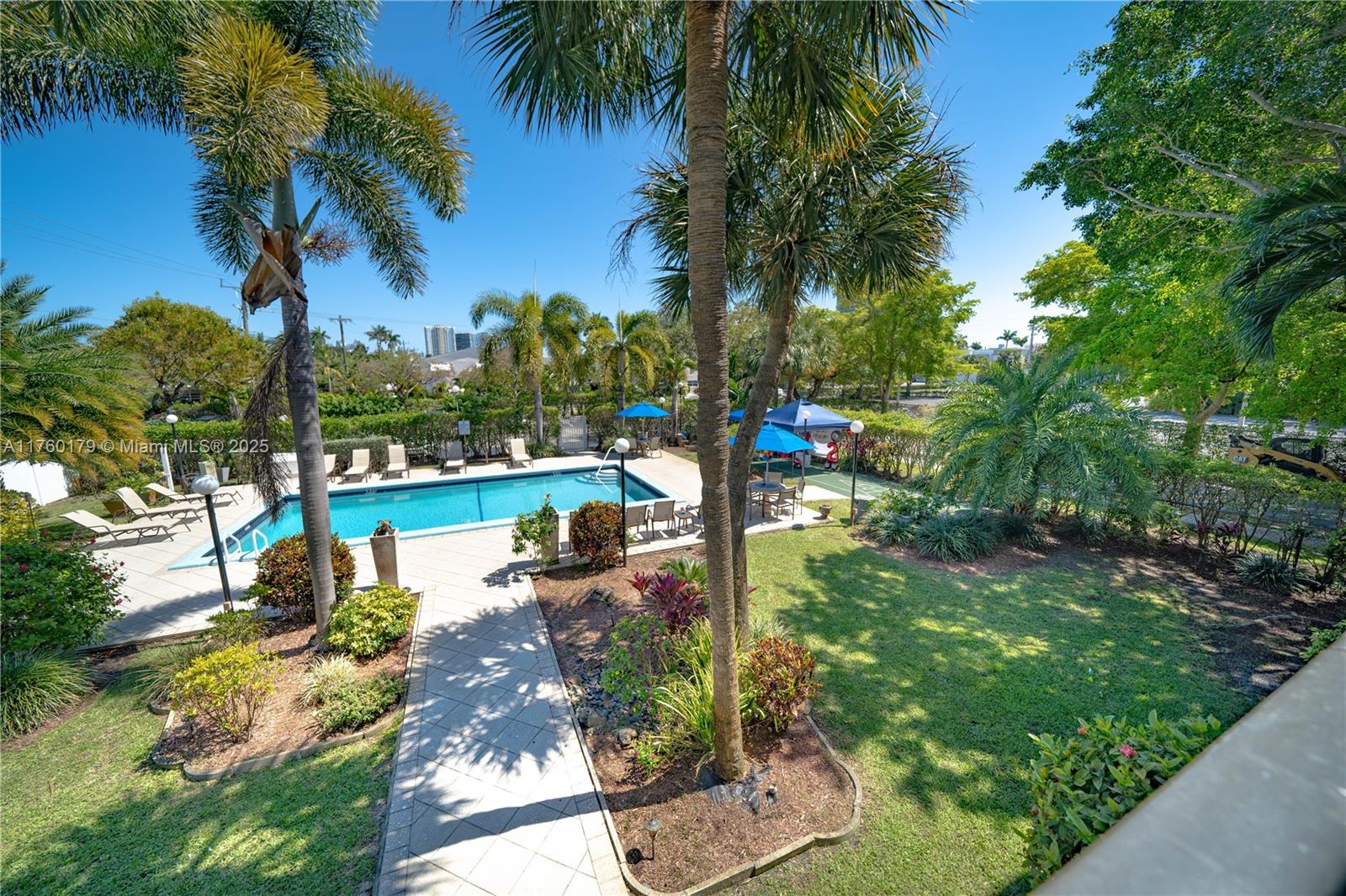 CASA BLANCA CONDO - Residential