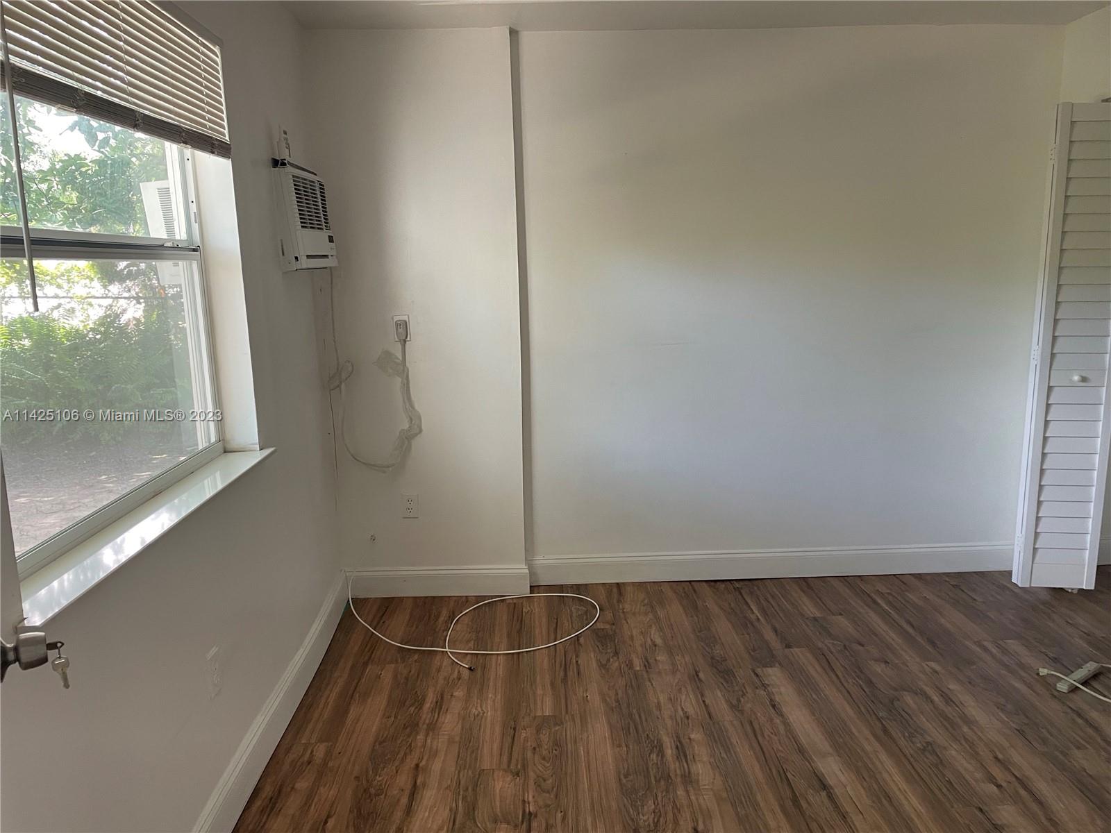Nice 2 bedroom 1 baths unit. Very clean, tiled throughout with Stove and Refrigerator. Property is close to all Major Highways, Beaches, Malls, Recreations, Parks, Shopping Center, Fitness centers and other Amenties.
