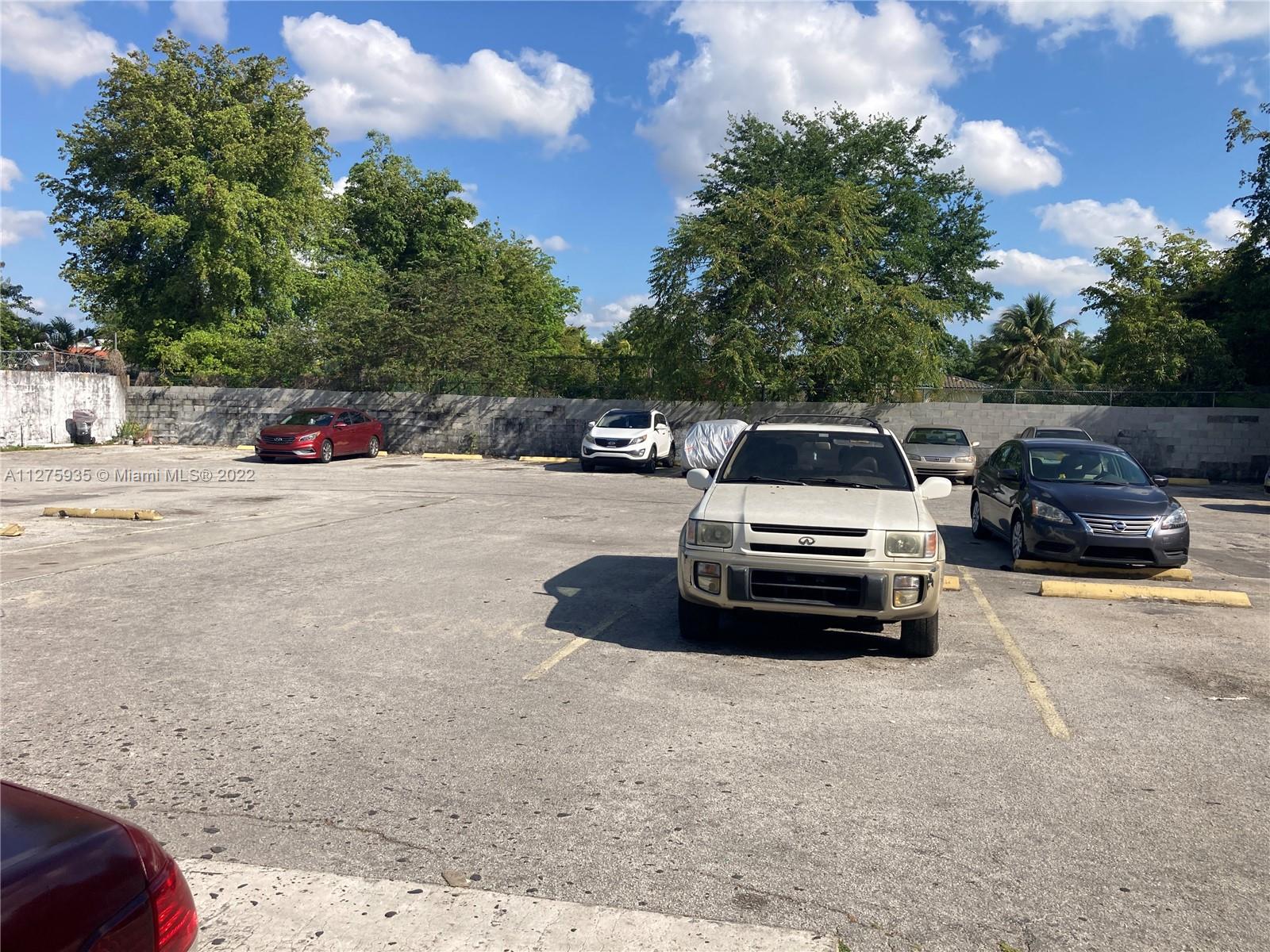 BISCAYNE GARDENS SEC A RE - Residential Lease