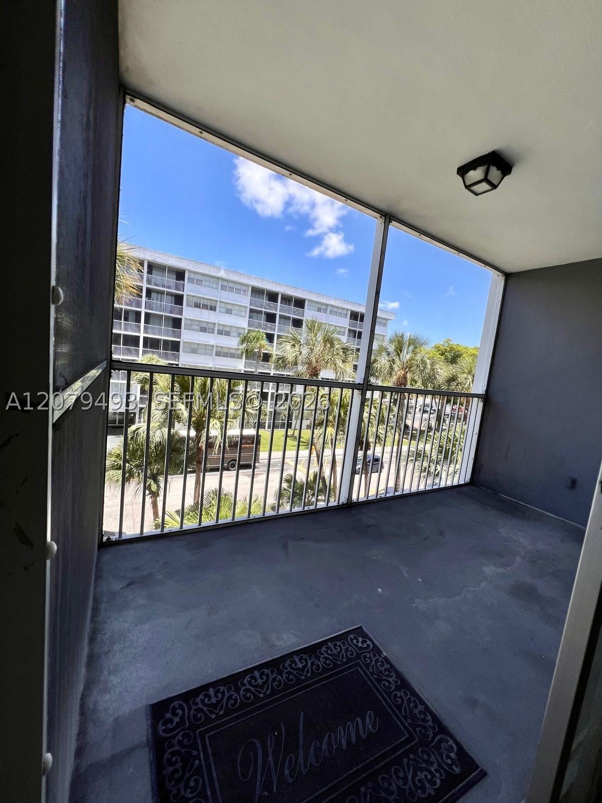700 NW 214th St 411