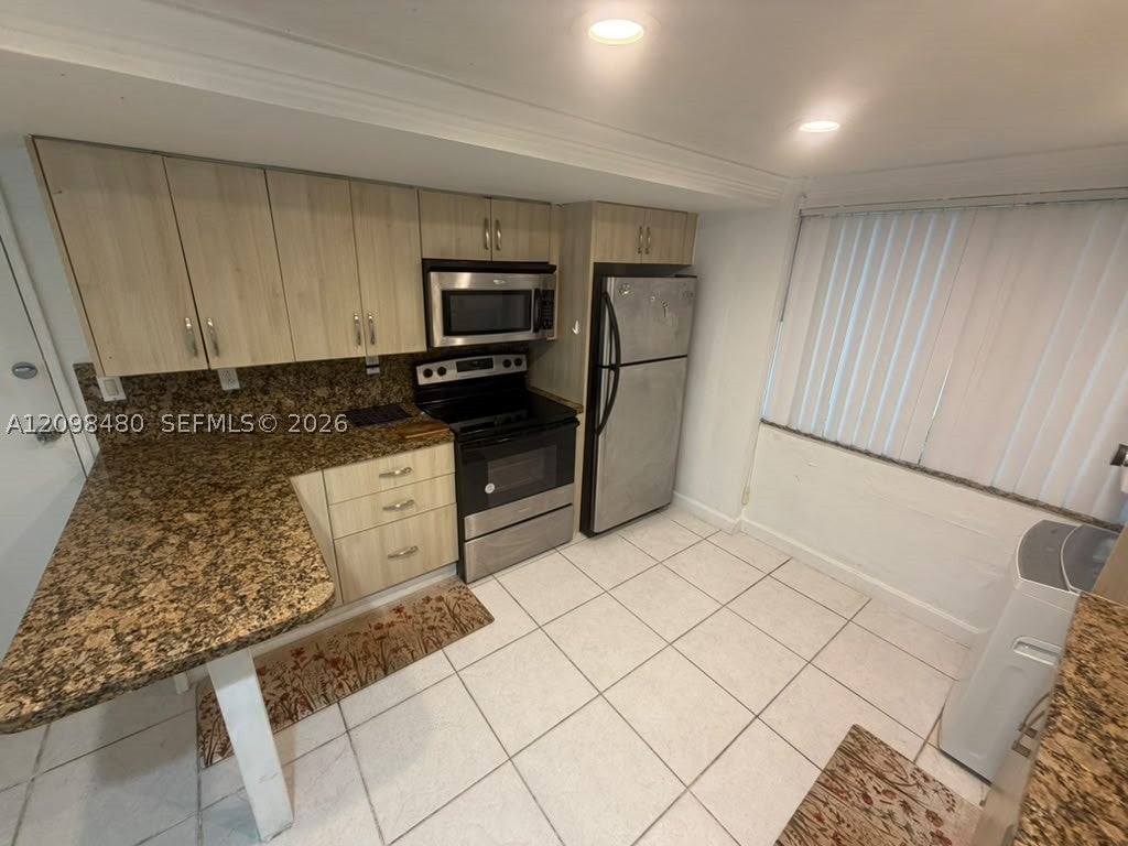 10001 W Bay Harbor Dr 101