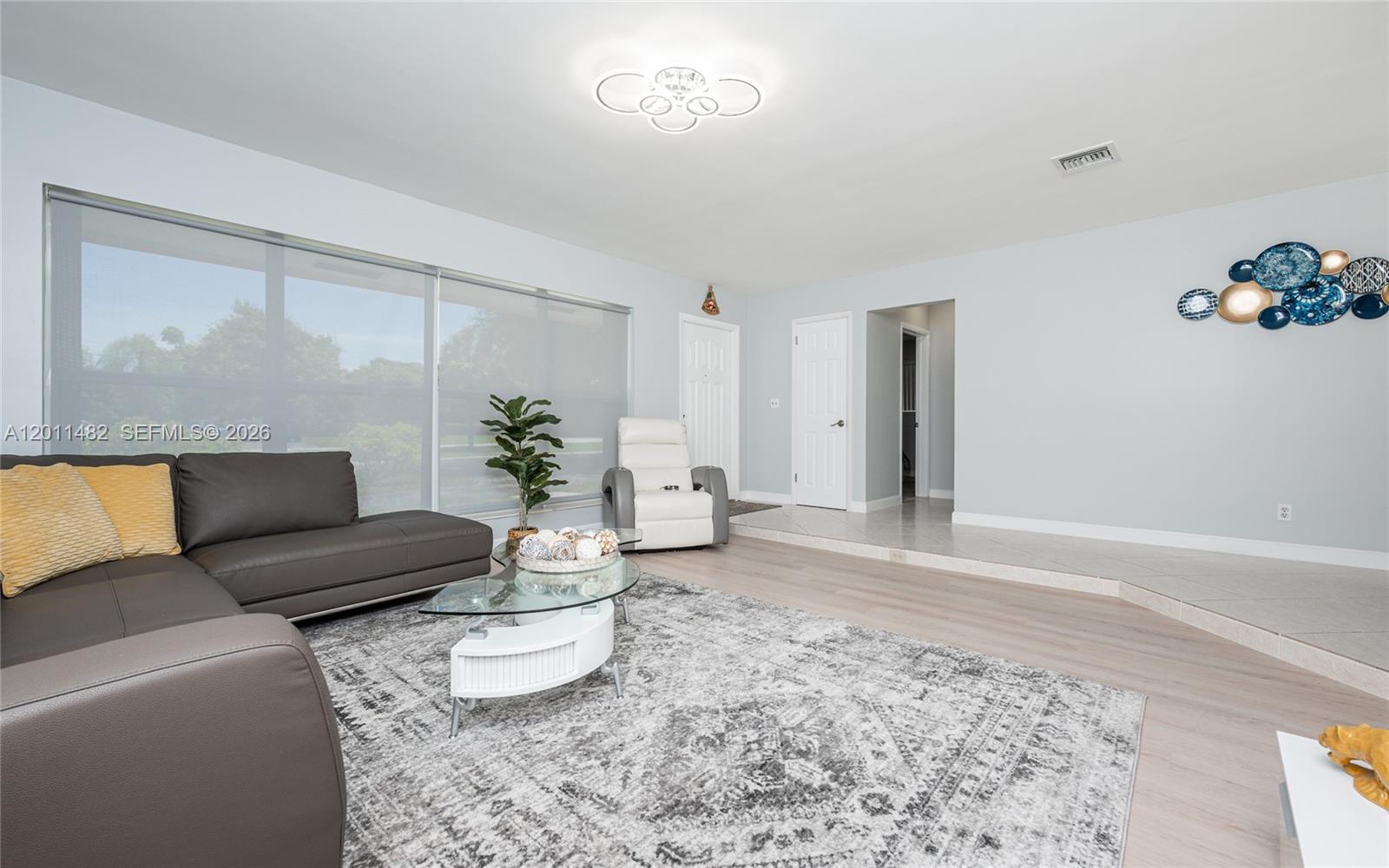810 S Rainbow Dr 0
