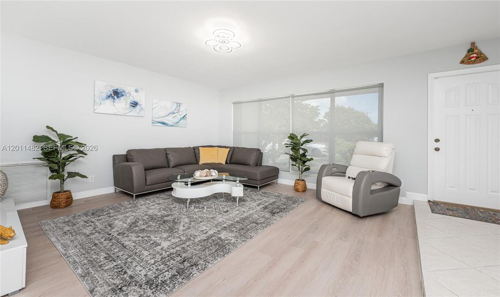 Photo of 810 S Rainbow Dr #0, Hollywood, FL 33021 (MLS # A12011482)