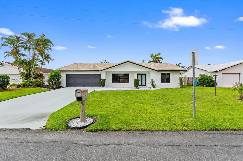 Photo of 1340 SW 27th Pl, Boynton Beach, FL 33426 (MLS # A11833730)