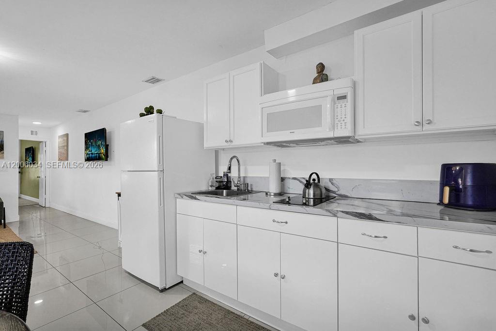 PRINCETONIAN SUB SEC 1 - Residential Lease