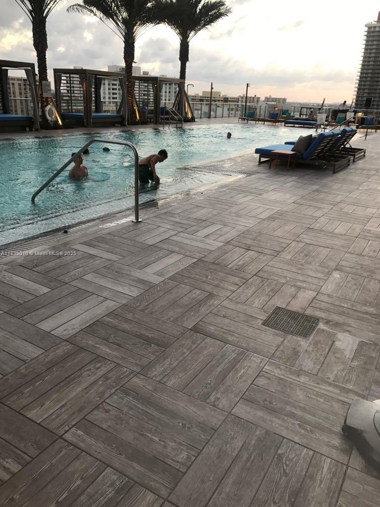 4111 SOUTH OCEAN DRIVE CO - Residential