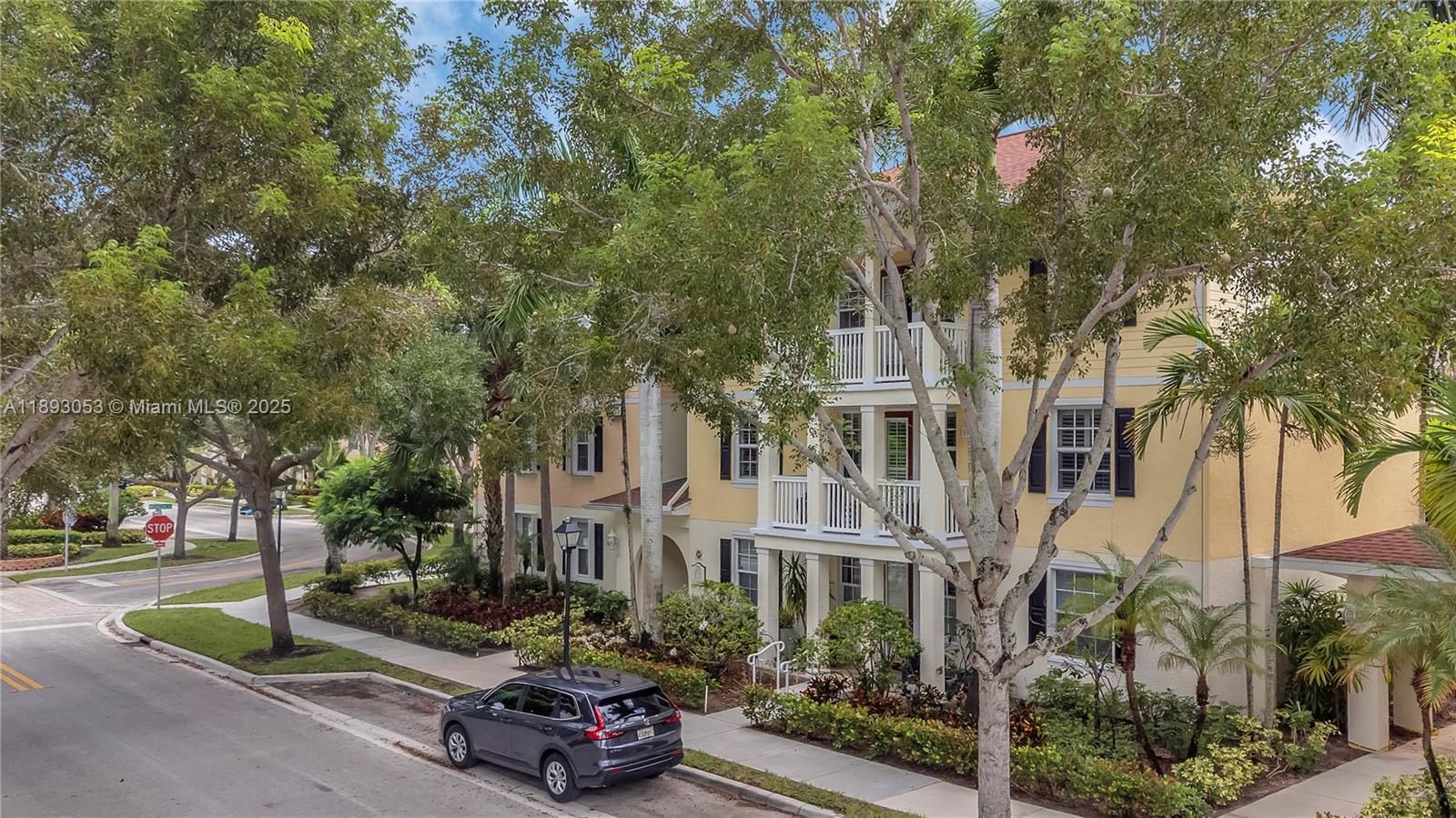 SOMERSET AT ABACOA CONDO - Residential