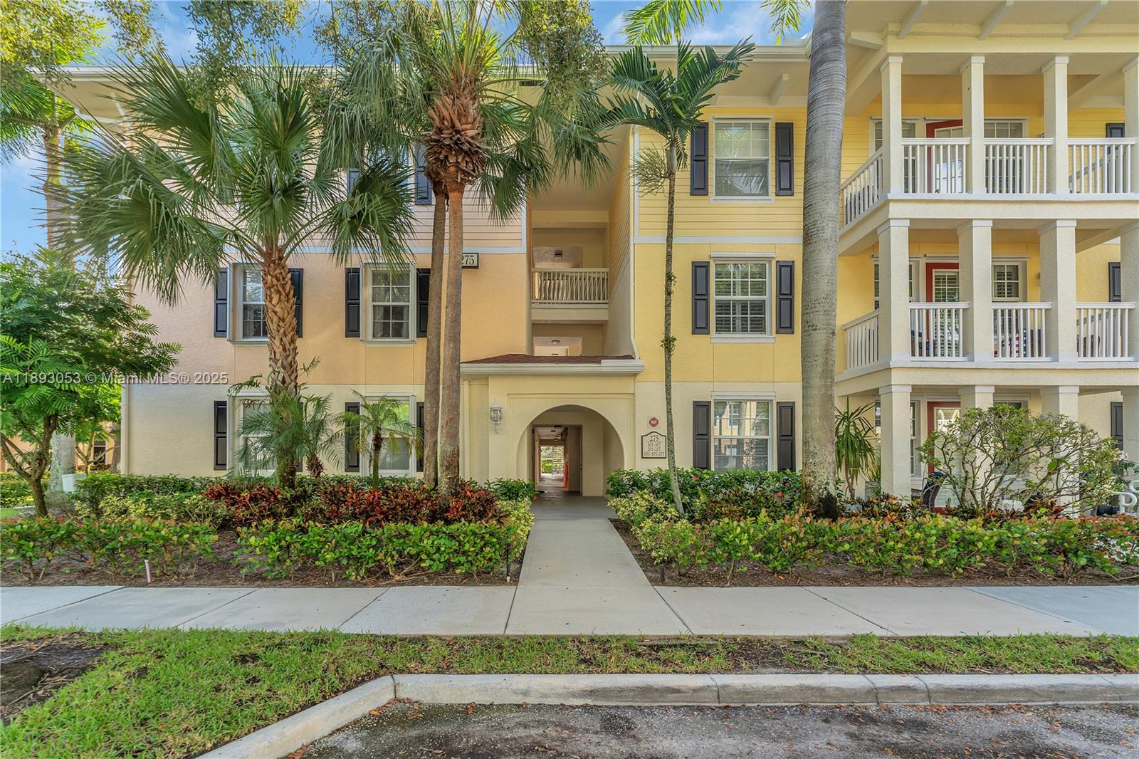 SOMERSET AT ABACOA CONDO - Residential