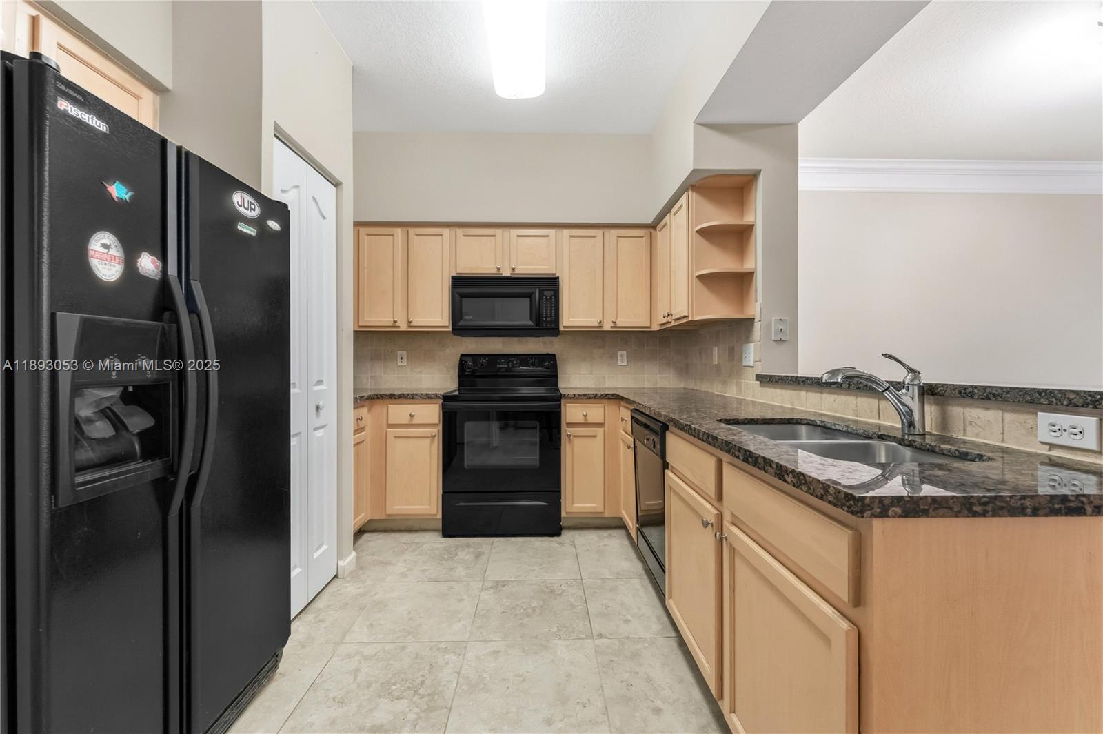 275 Murcia Dr 104