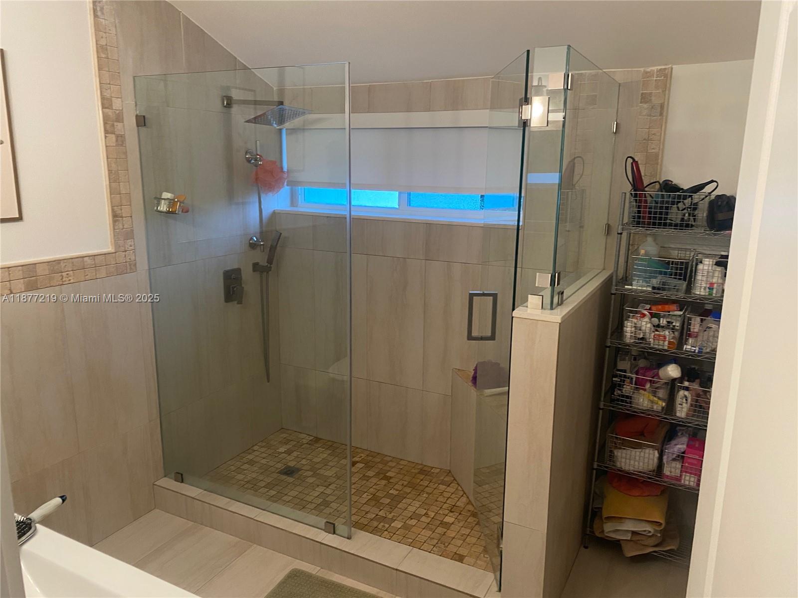 LAKESHORE SEC FOUR - Residential Lease