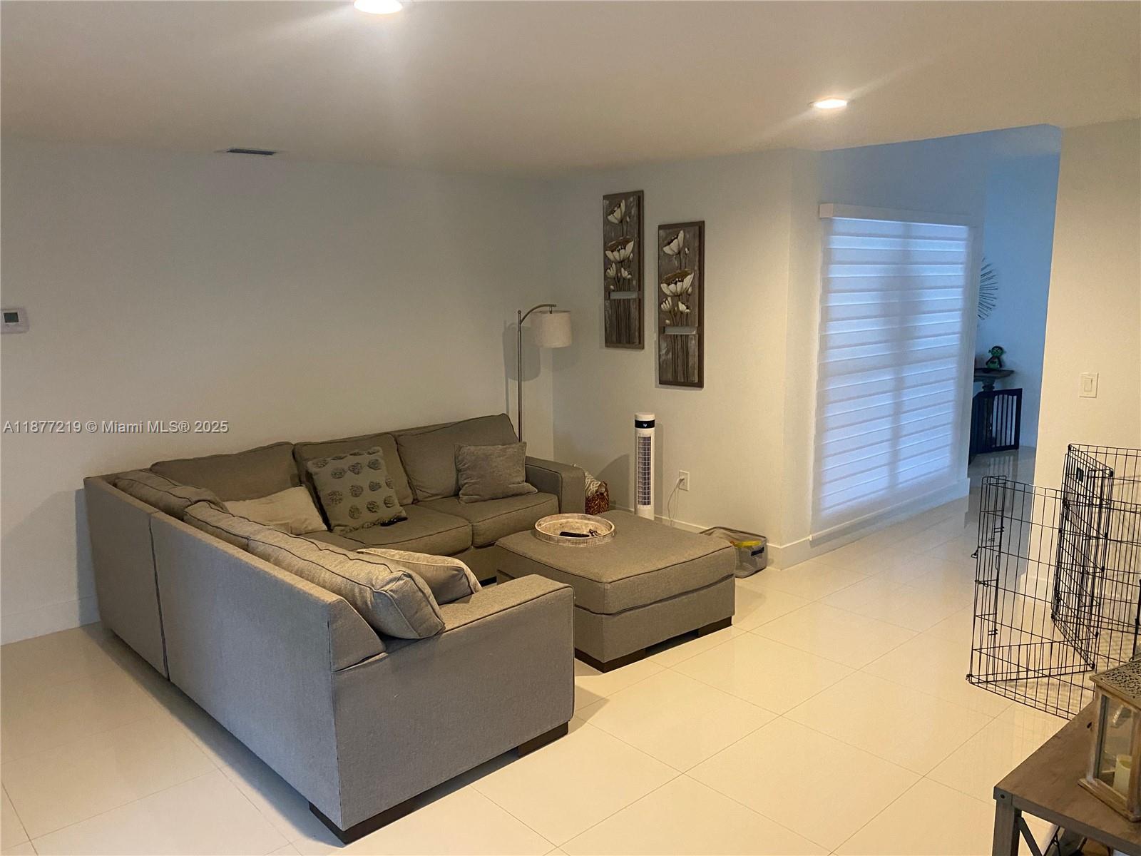 LAKESHORE SEC FOUR - Residential Lease