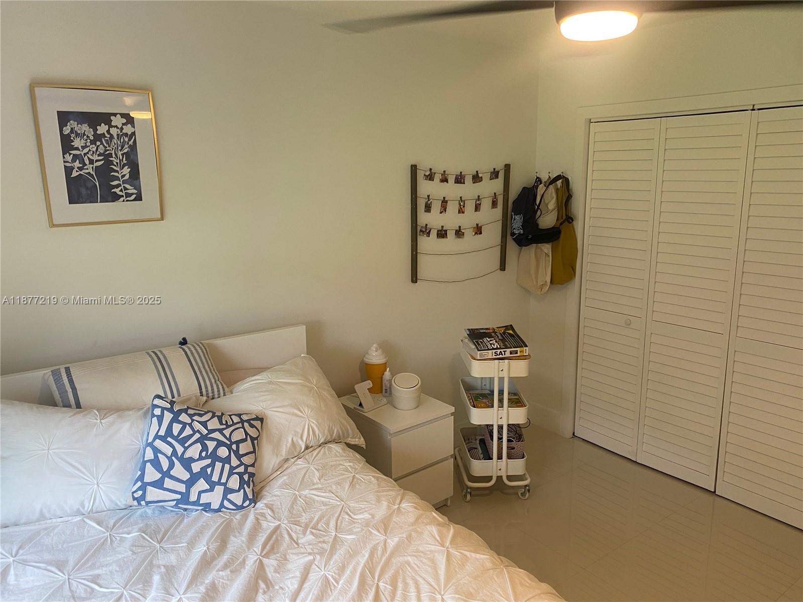 LAKESHORE SEC FOUR - Residential Lease