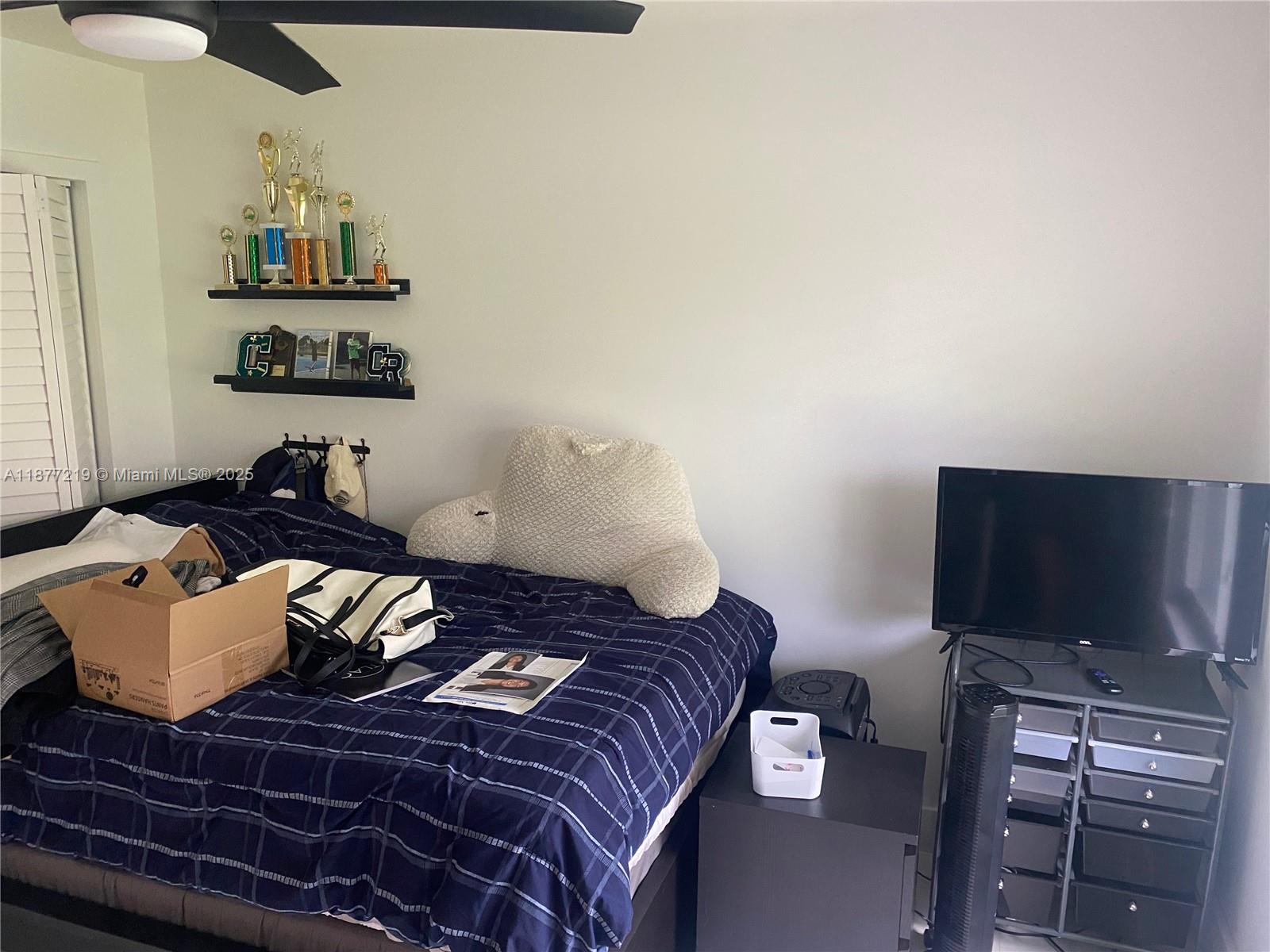 LAKESHORE SEC FOUR - Residential Lease