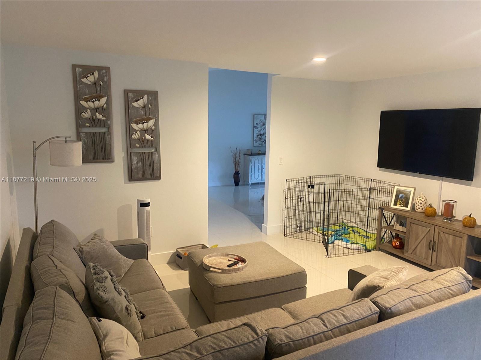 LAKESHORE SEC FOUR - Residential Lease