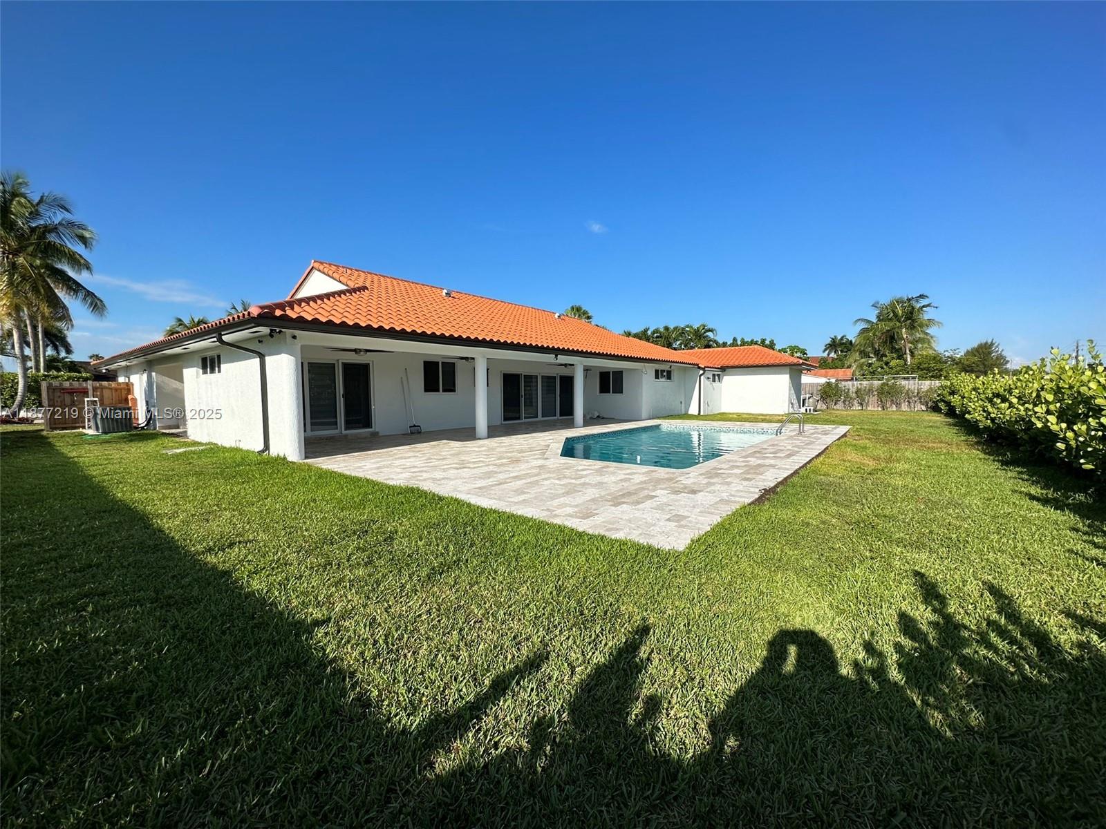 LAKESHORE SEC FOUR - Residential Lease