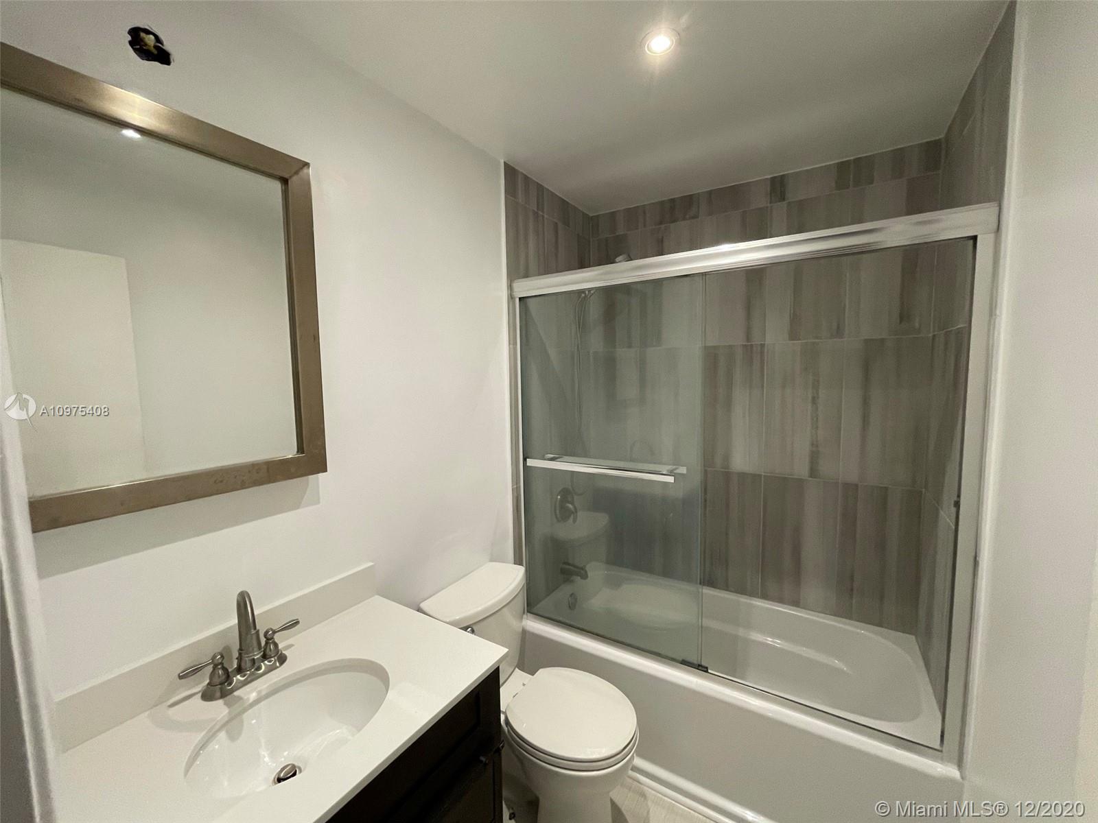 COURTS AT OAKLAND PARK (T - Residential Lease