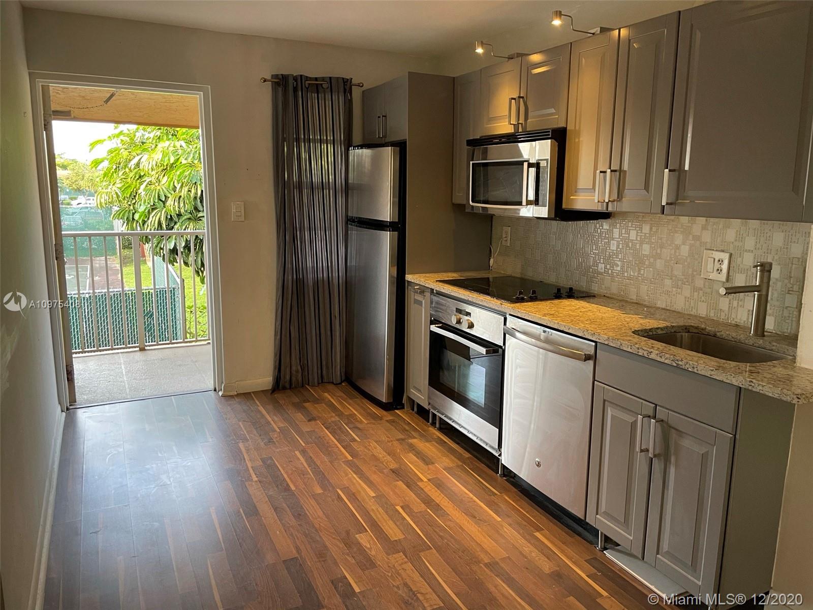 COURTS AT OAKLAND PARK (T - Residential Lease