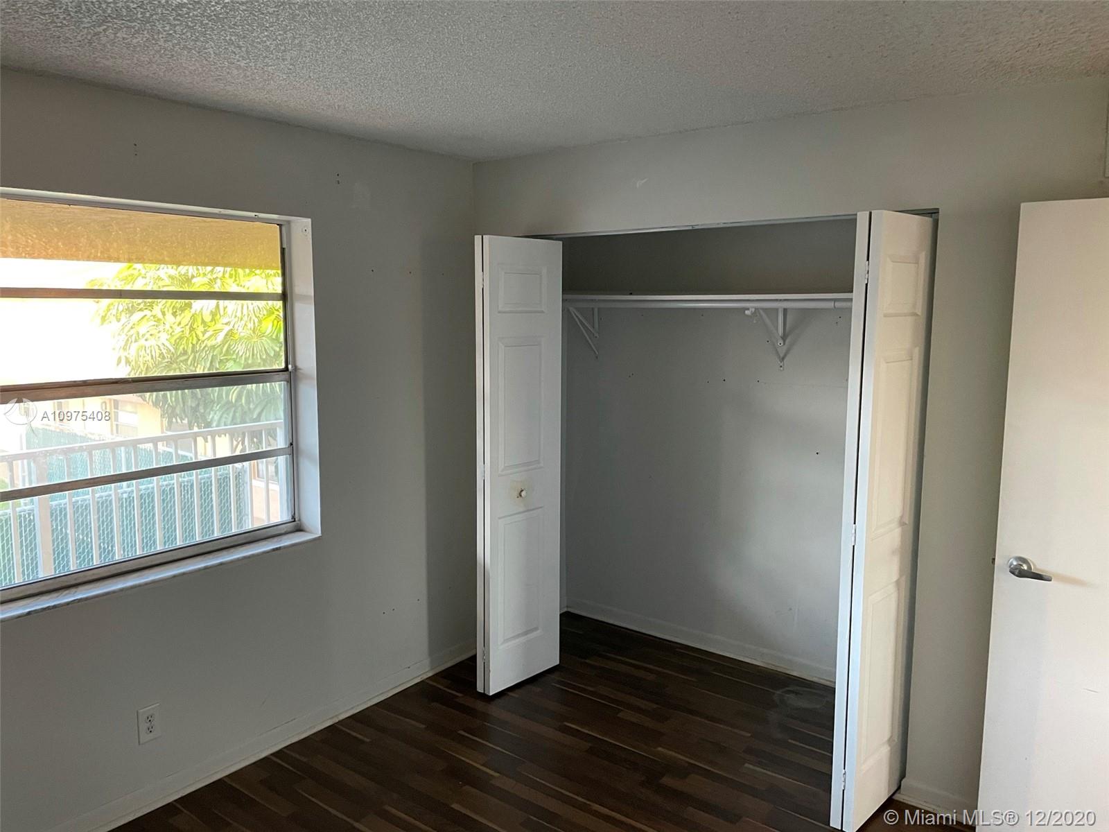 COURTS AT OAKLAND PARK (T - Residential Lease