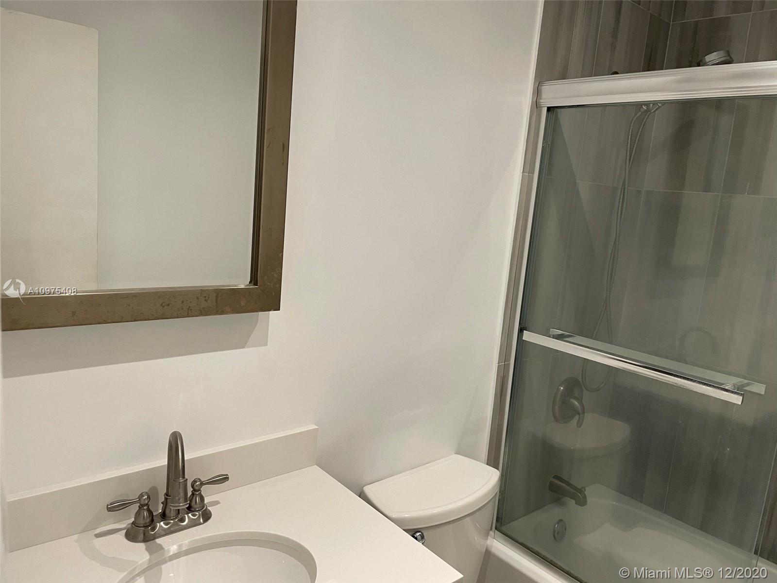 COURTS AT OAKLAND PARK (T - Residential Lease