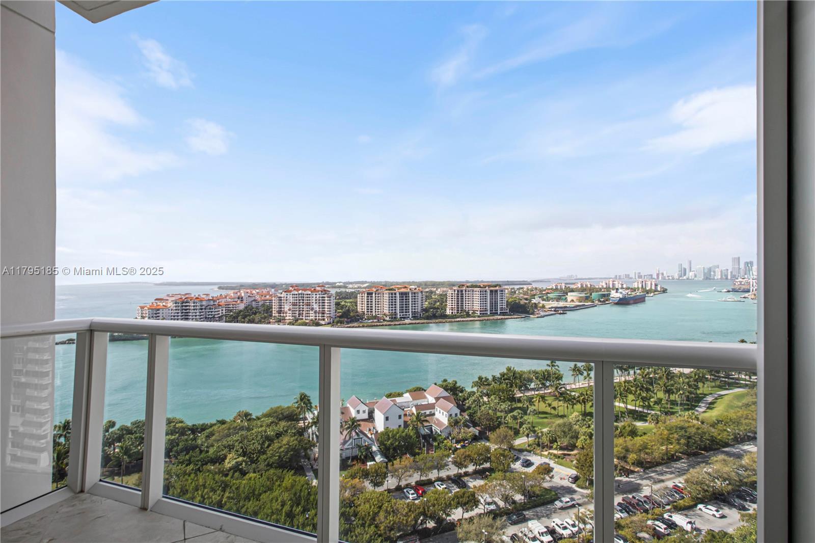 CONTINUUM ON SOUTH BEACH - Residential