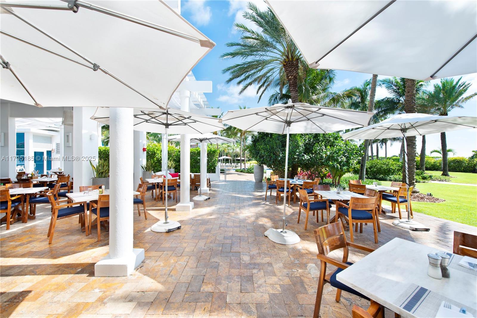 CONTINUUM ON SOUTH BEACH - Residential