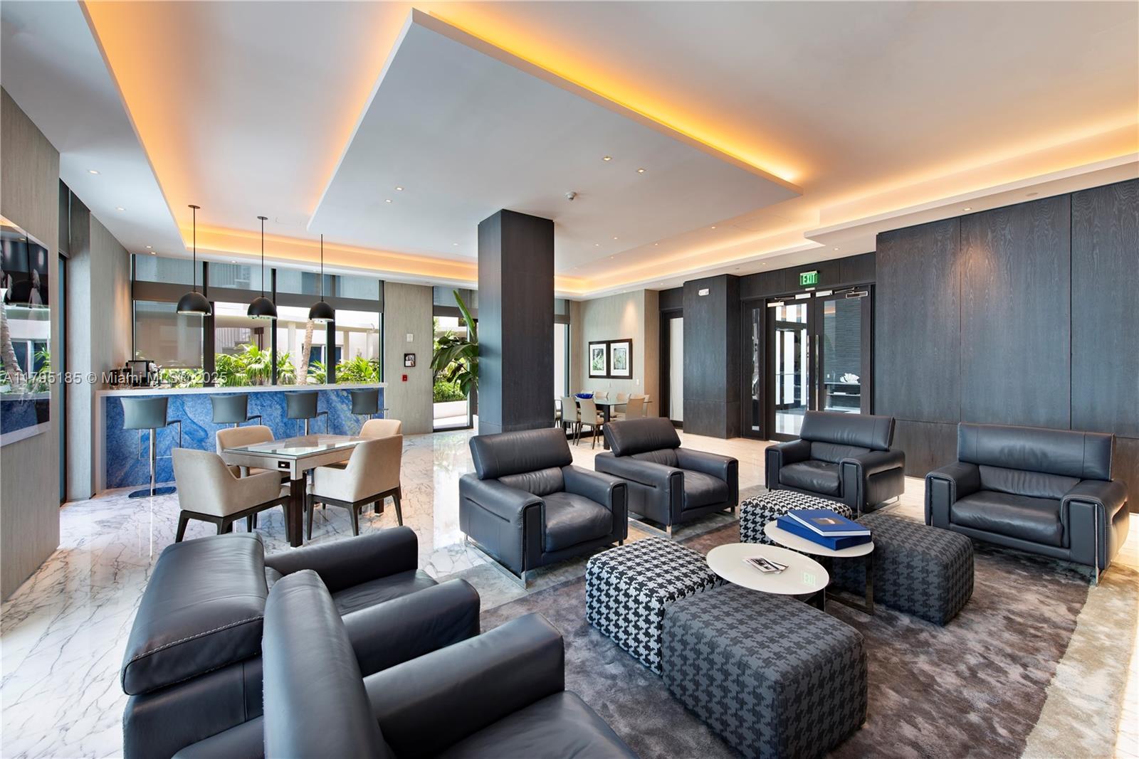 CONTINUUM ON SOUTH BEACH - Residential