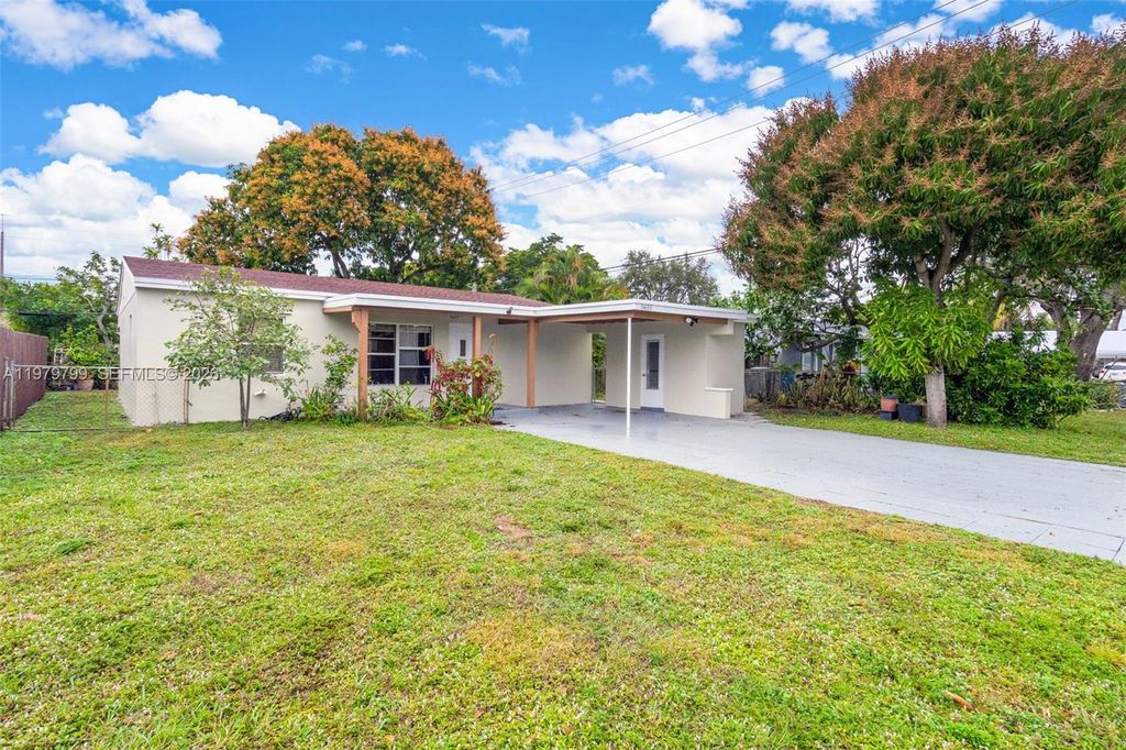 Photo of 5655 NE 5th Ter #0, Oakland Park, FL 33334 (MLS # A11979799)