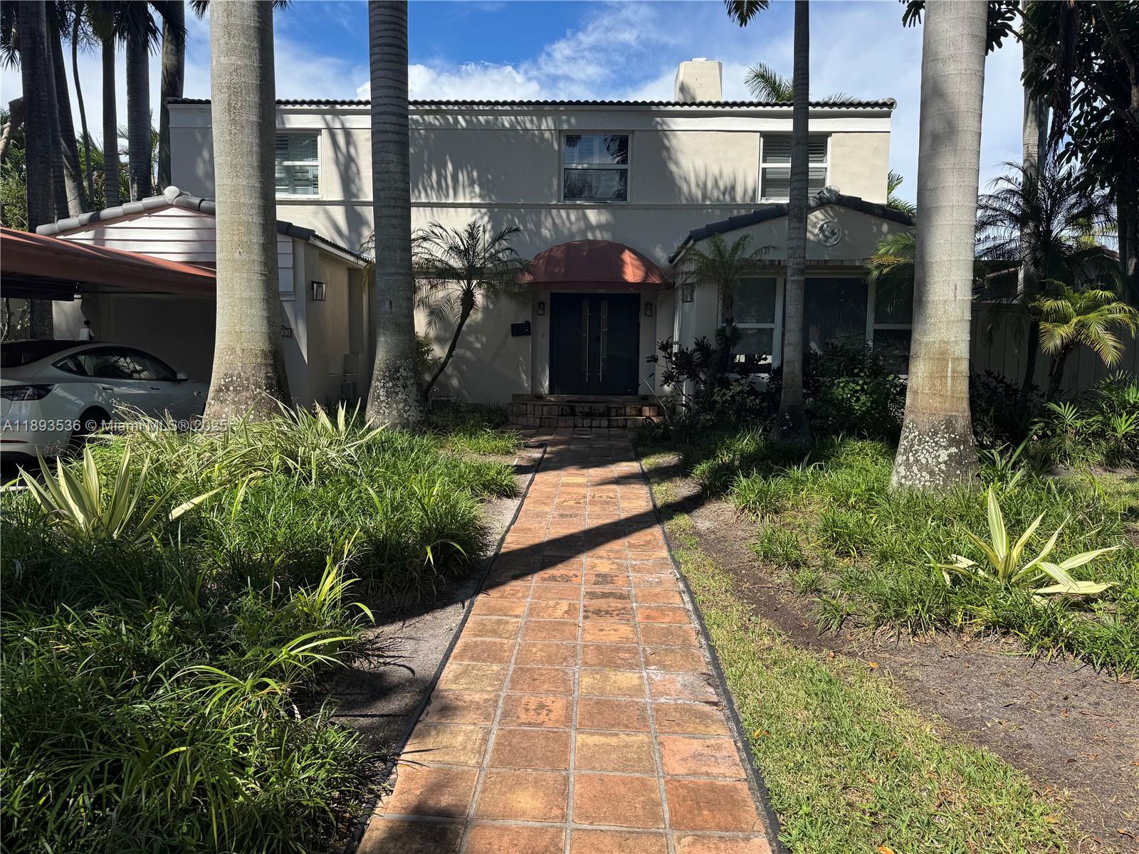 HOLLYWOOD LAKES SECTION - Residential