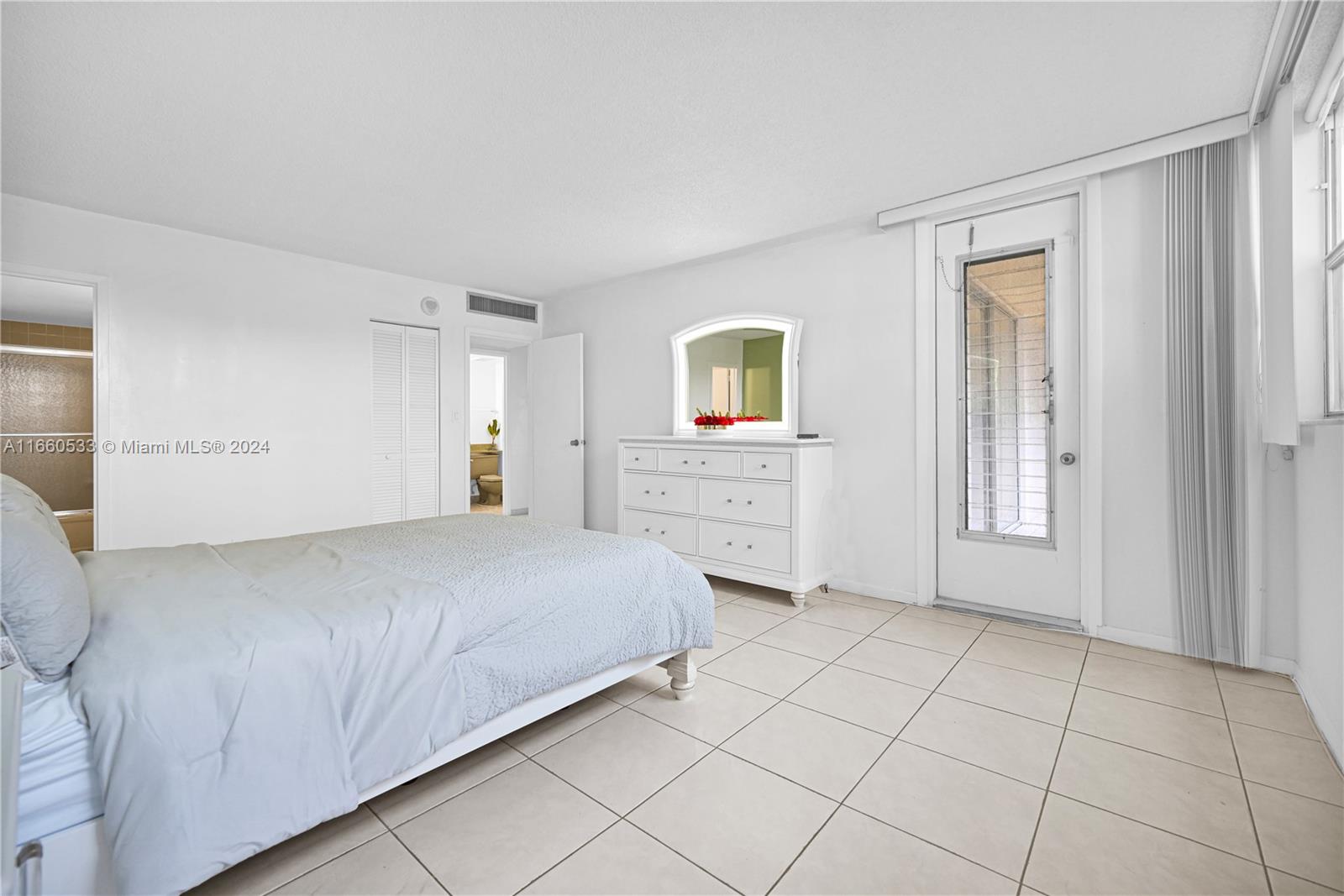 LAKE POINT TOWER CONDOMIN - Residential