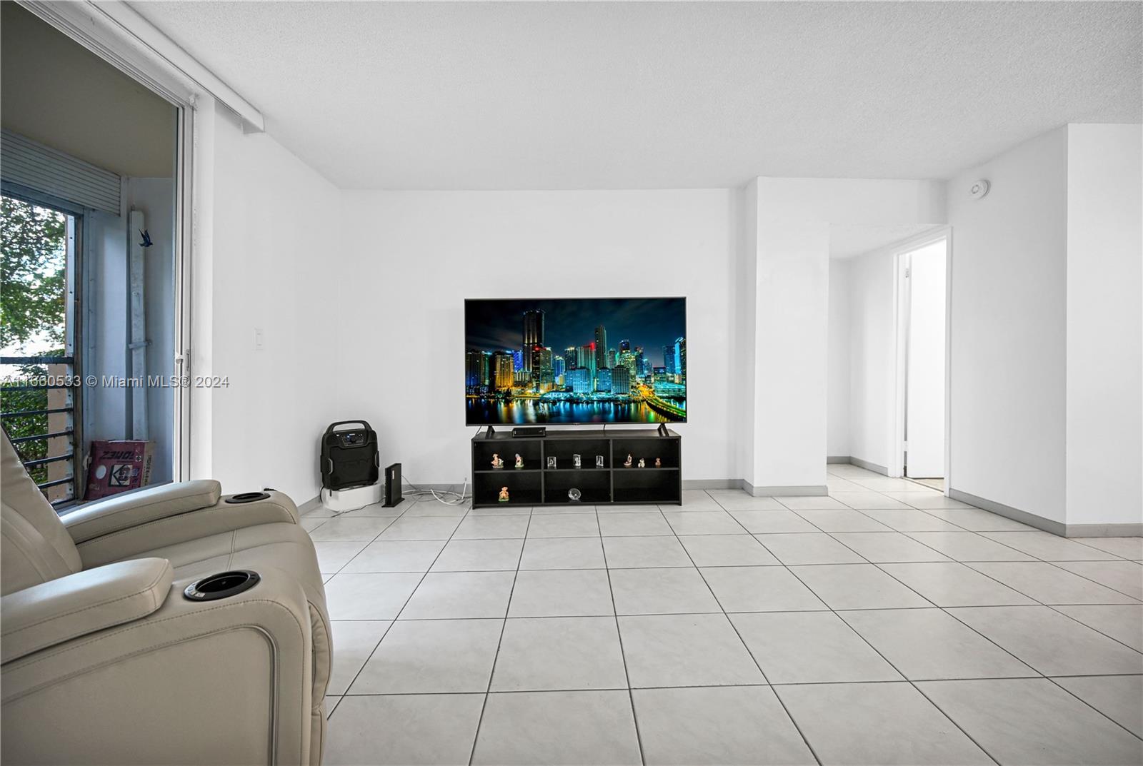 LAKE POINT TOWER CONDOMIN - Residential