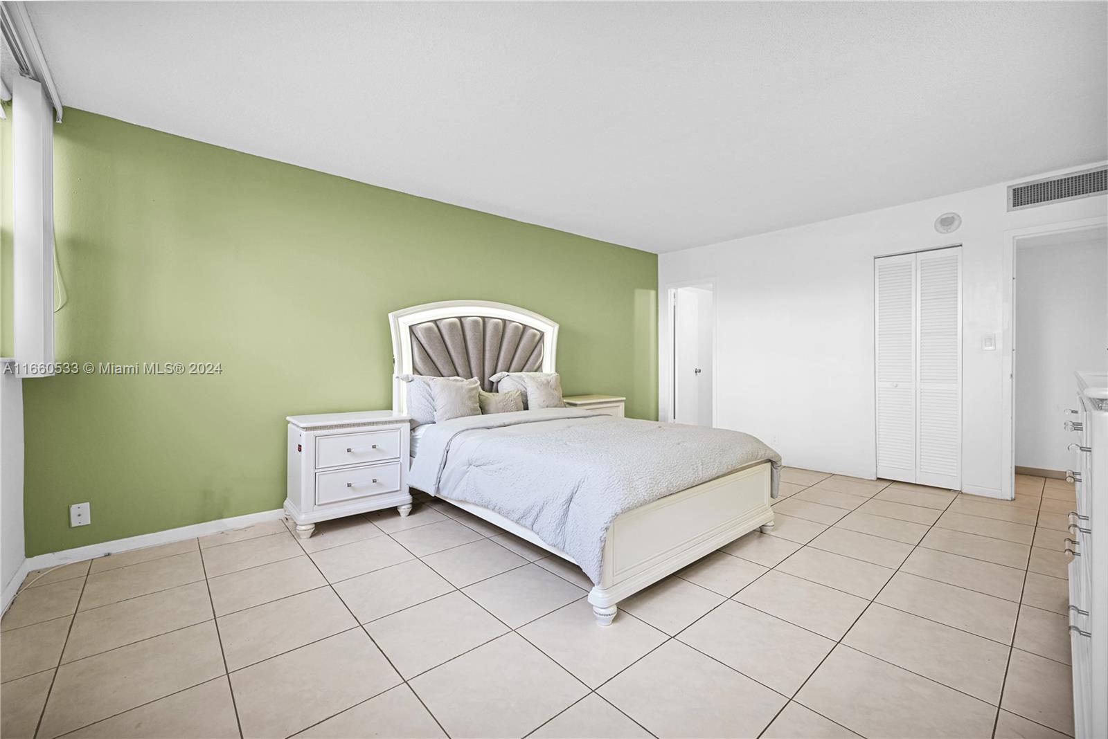 LAKE POINT TOWER CONDOMIN - Residential