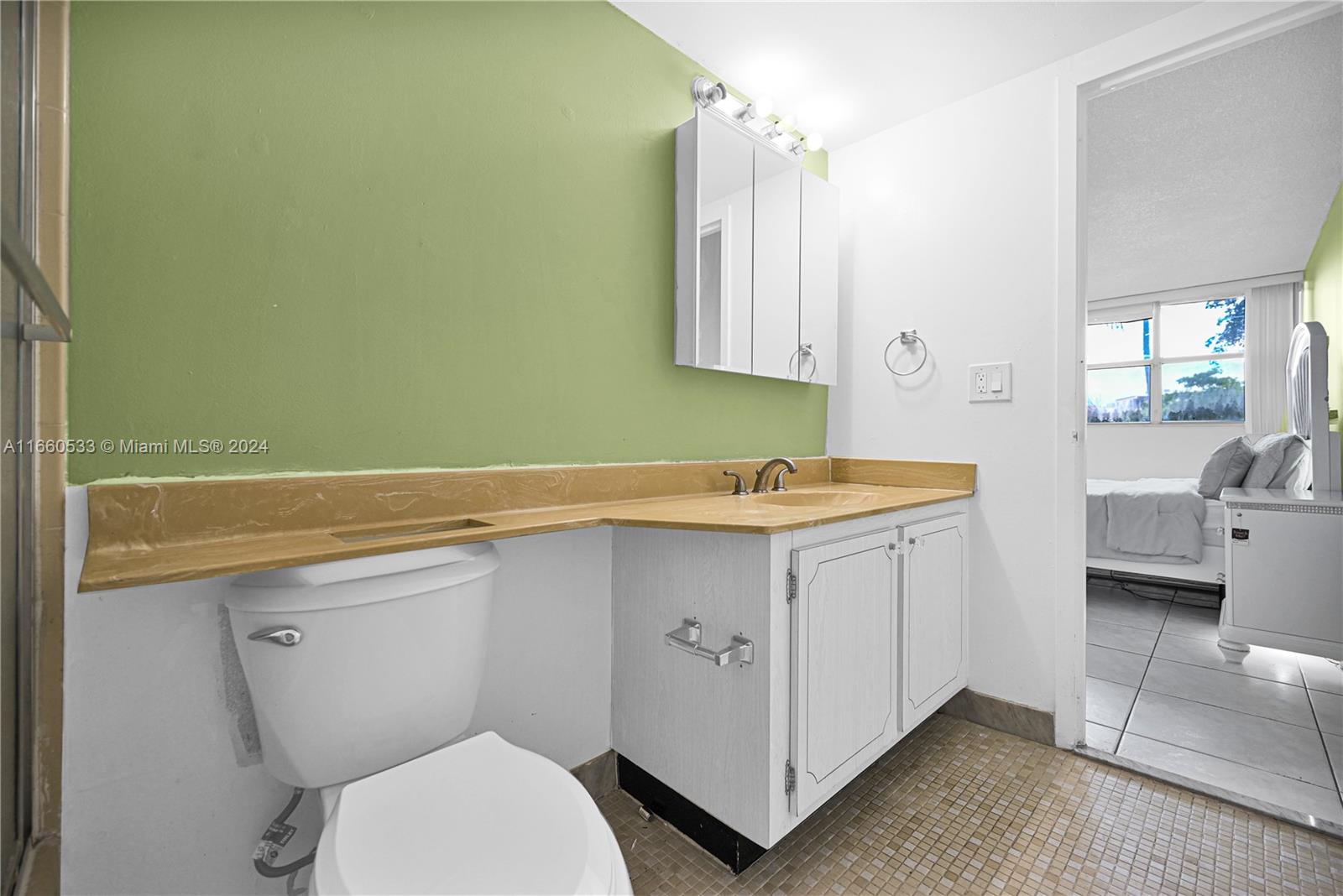 LAKE POINT TOWER CONDOMIN - Residential