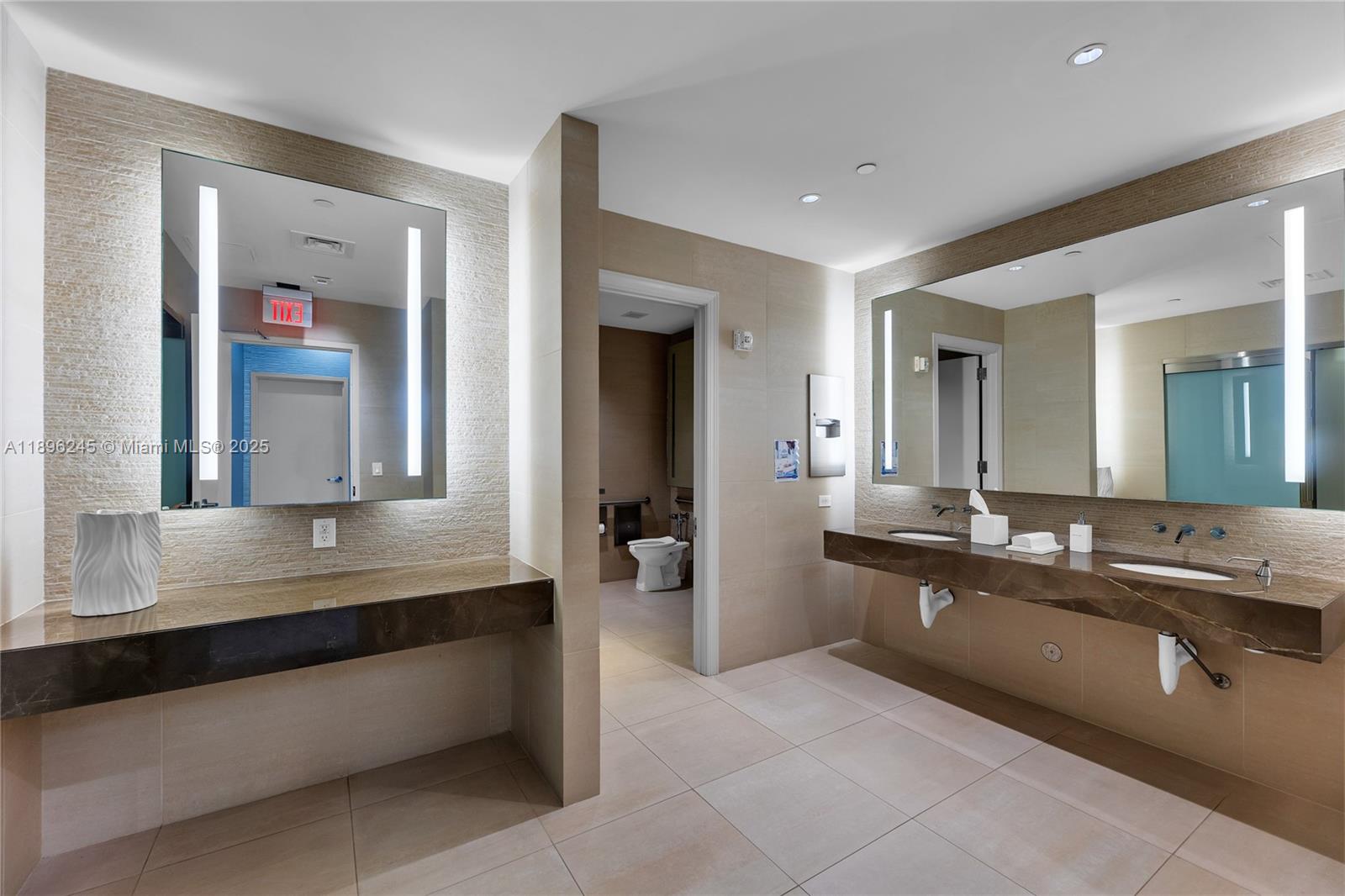 DIPLOMAT OCEANFRONT RESID - Residential