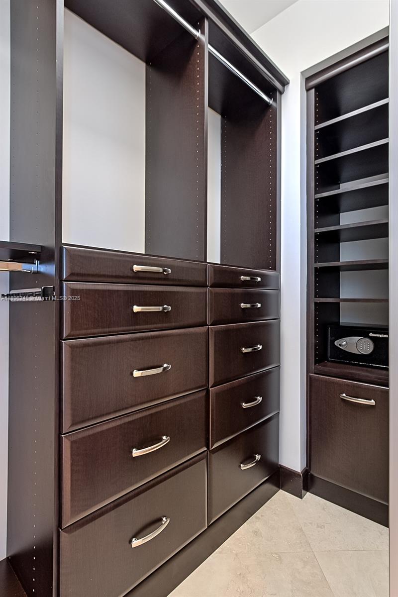 DIPLOMAT OCEANFRONT RESID - Residential