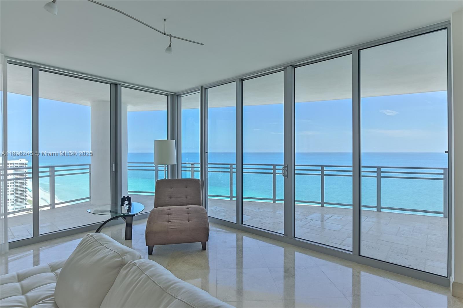 DIPLOMAT OCEANFRONT RESID - Residential