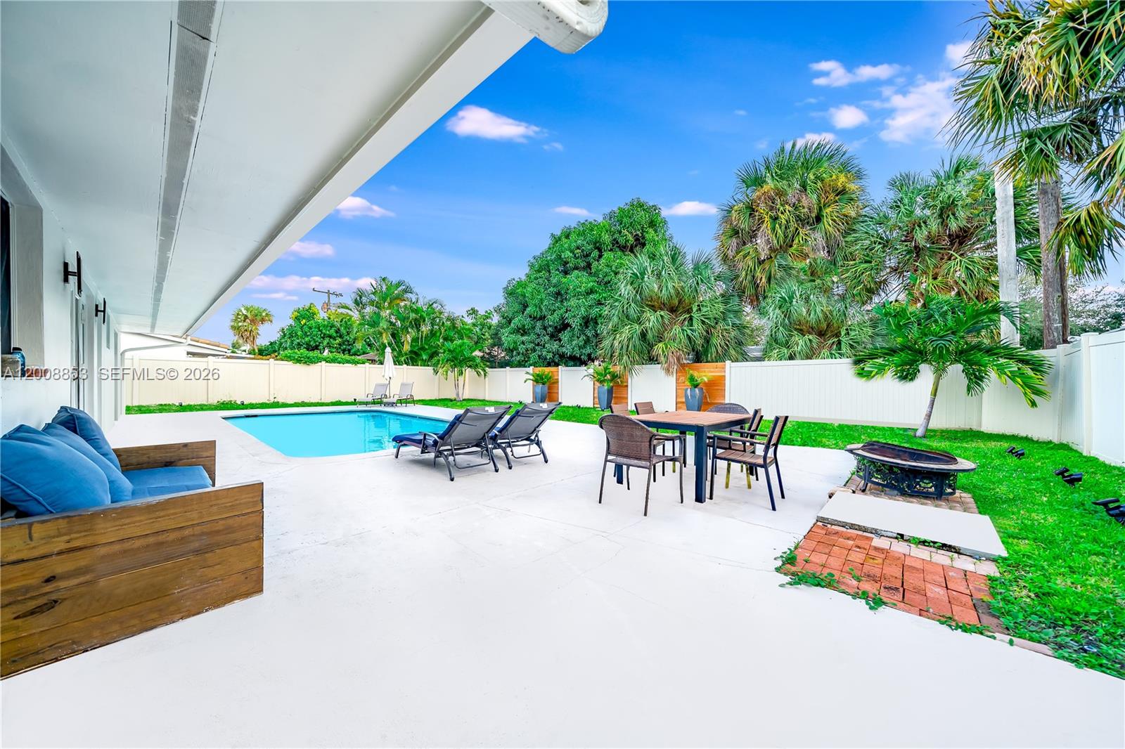 IMPERIAL POINT 2 SEC - Residential