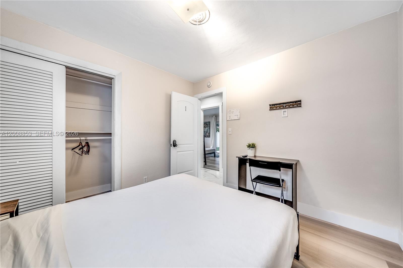 IMPERIAL POINT 2 SEC - Residential