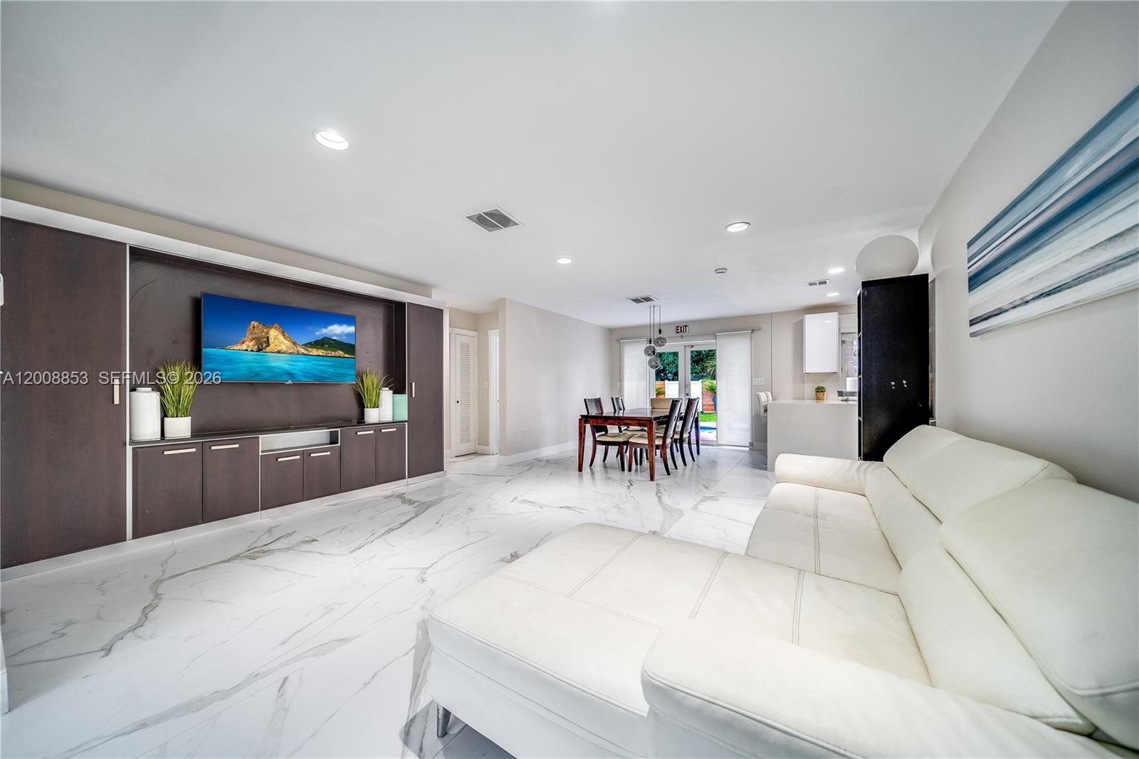 IMPERIAL POINT 2 SEC - Residential