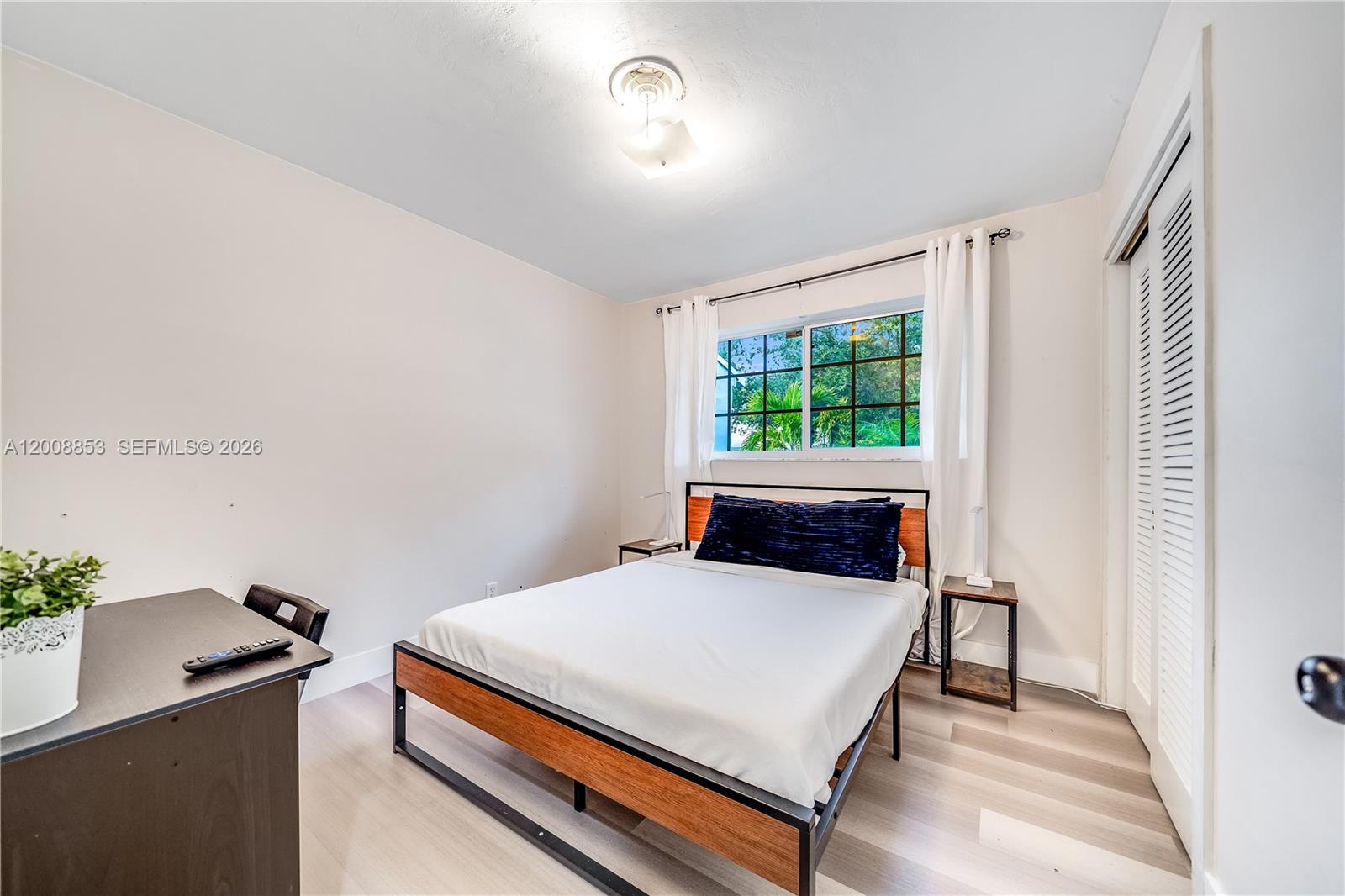IMPERIAL POINT 2 SEC - Residential