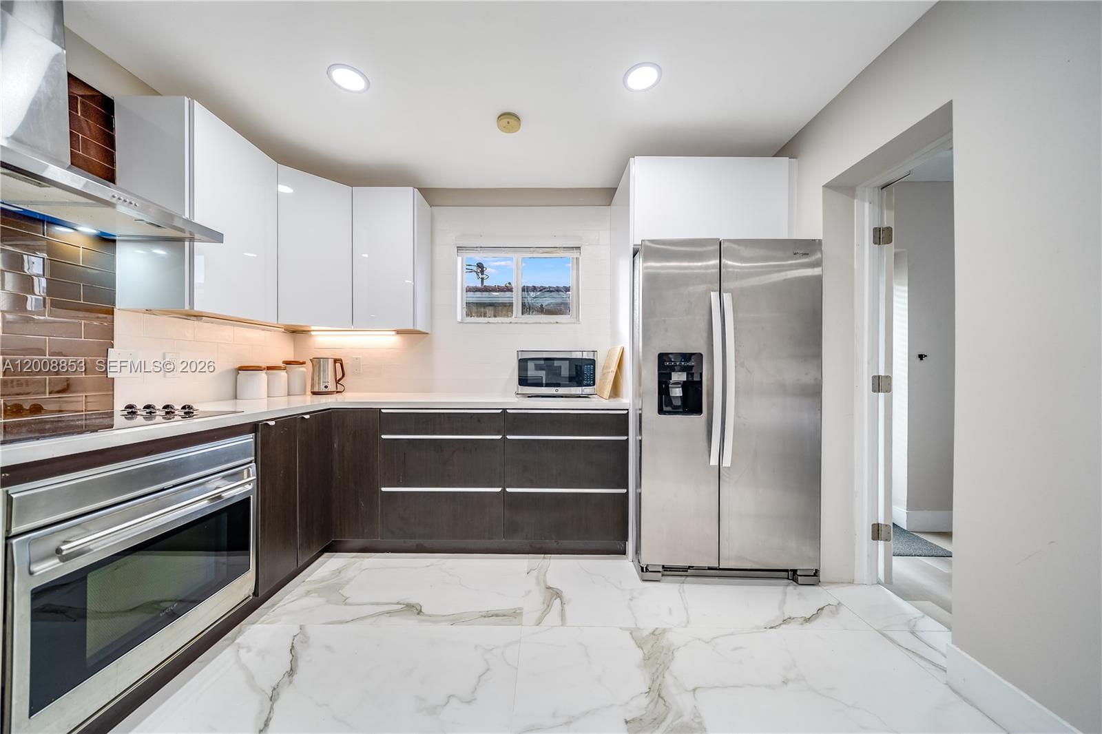IMPERIAL POINT 2 SEC - Residential