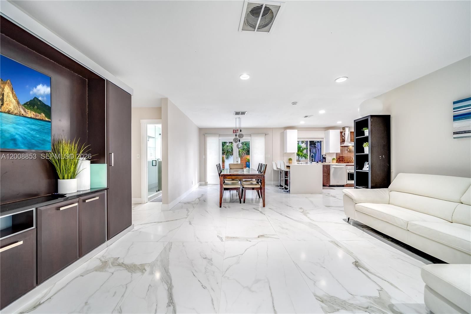IMPERIAL POINT 2 SEC - Residential
