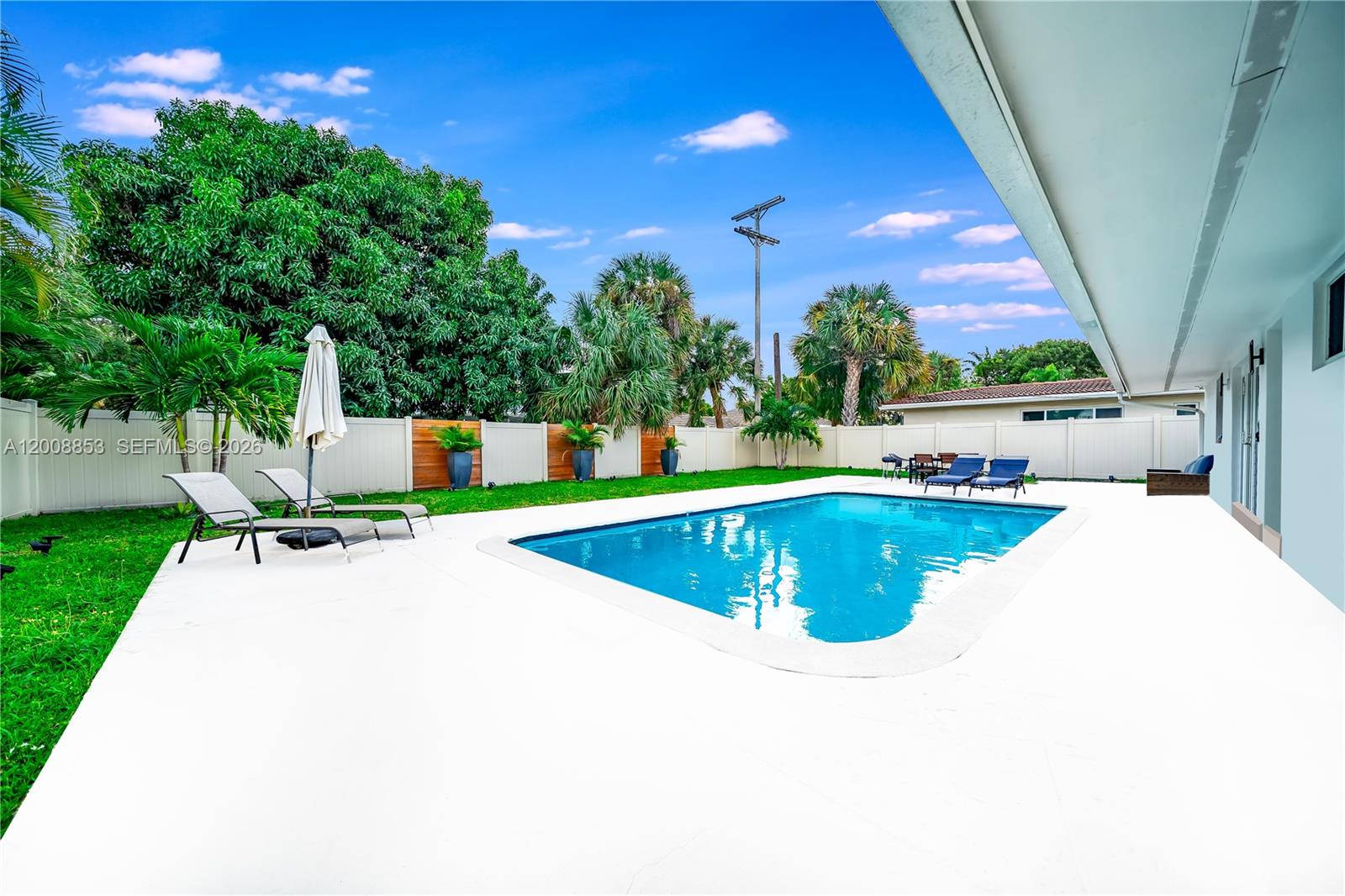 IMPERIAL POINT 2 SEC - Residential