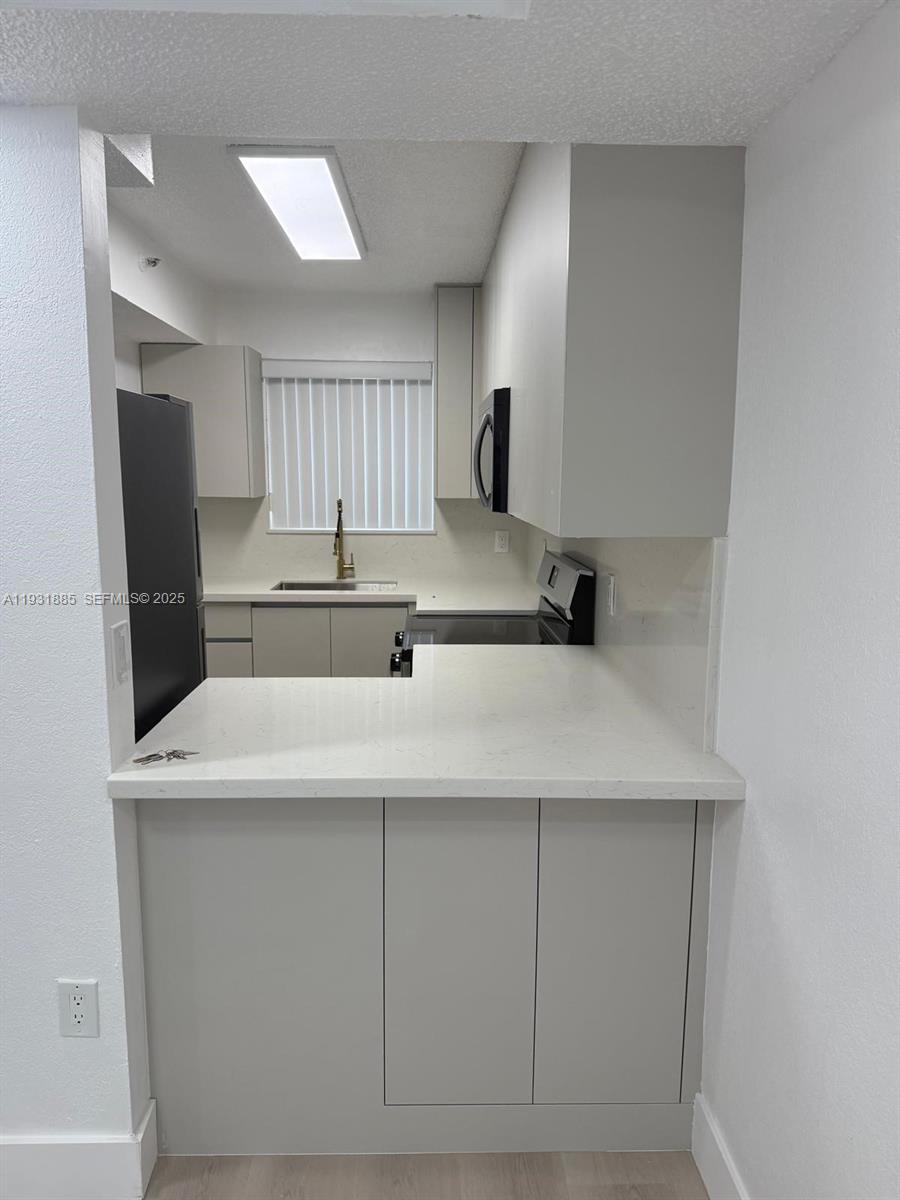 VILLA VERANDA CONDO - Residential Lease