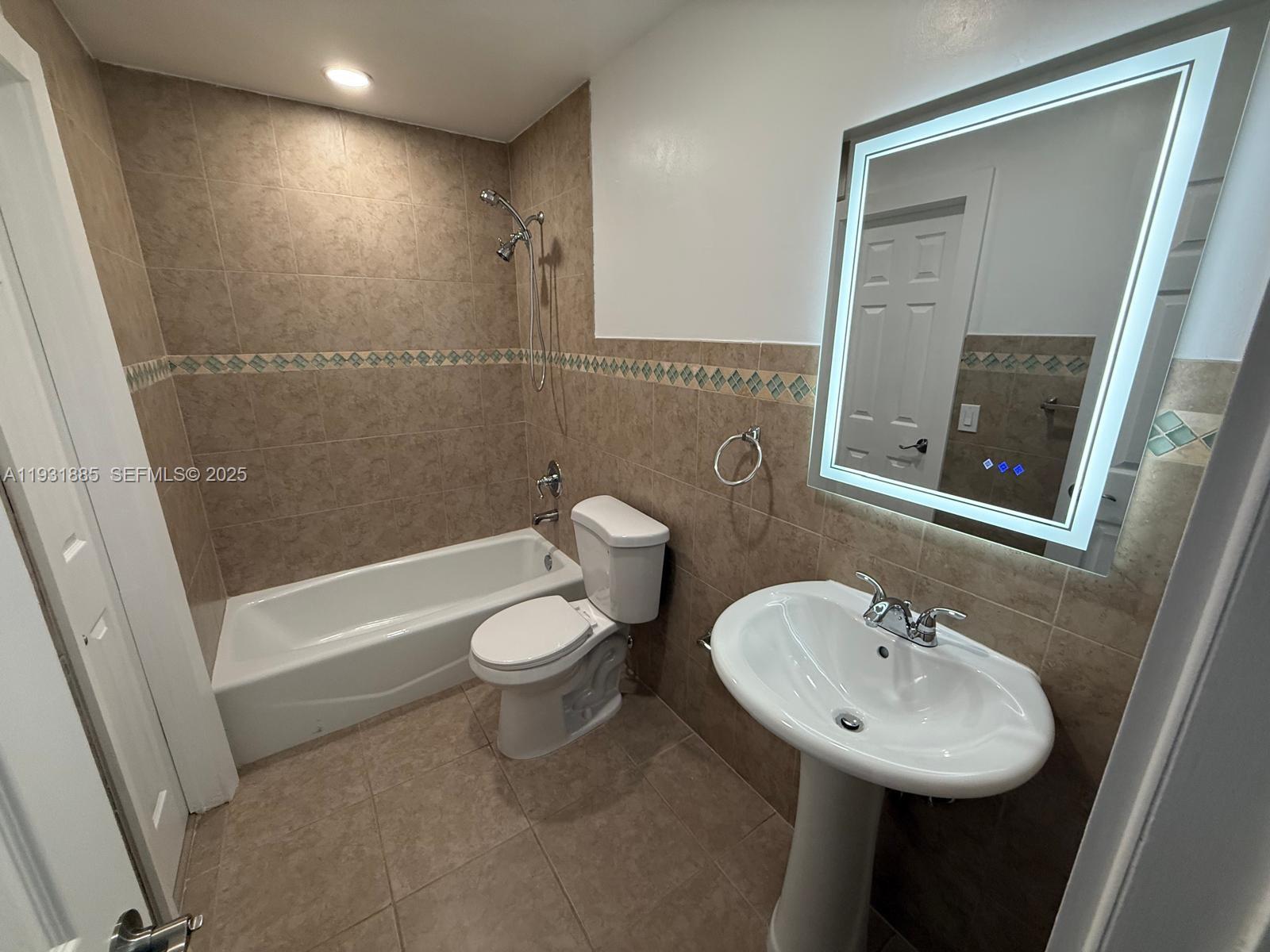 VILLA VERANDA CONDO - Residential Lease