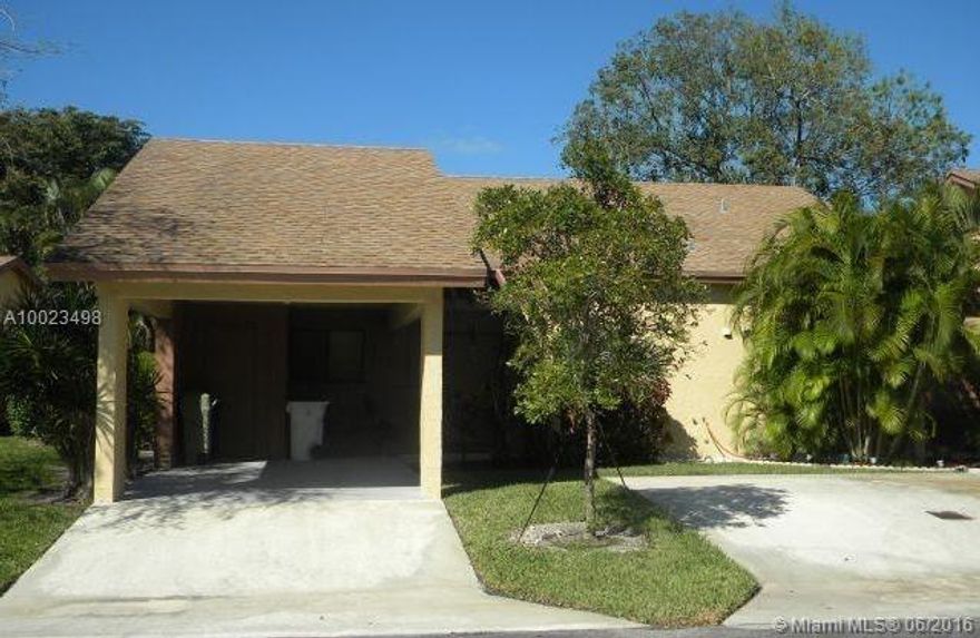 This 2/2 is in original condition and need TLC. Sold AS IS, WHERE IS. Per association, must own three years prior to renting, no corporations allowed to purchase, 6 months maintenance prepaid at closing, one animal (10 lb limit), financing must put 7.5% down. Make us an offer today!