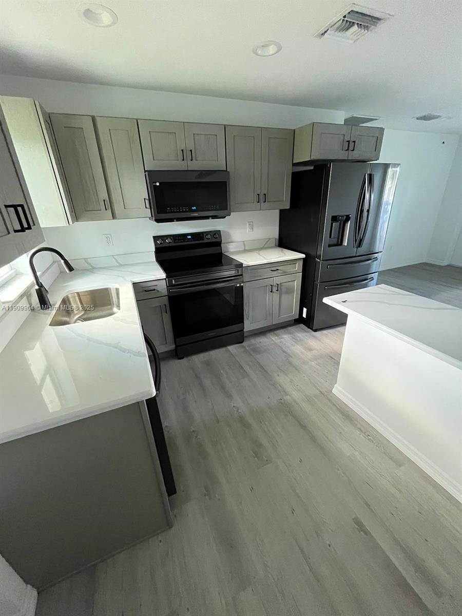 KING'S BAY - Residential Lease