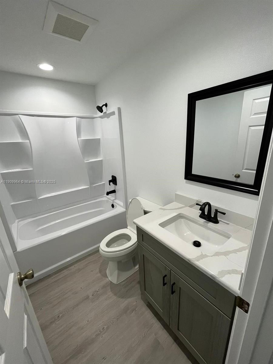 KING'S BAY - Residential Lease