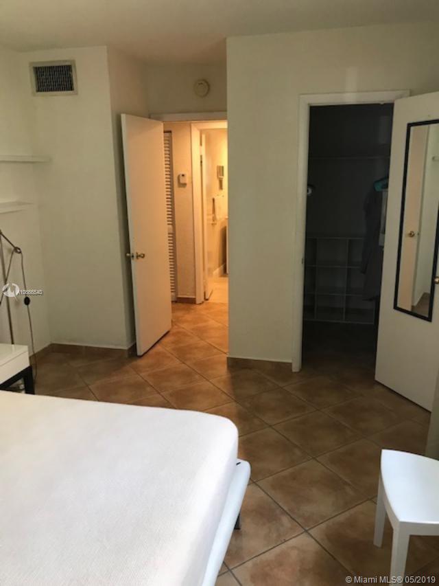 VILLAS OF PINECREST CONDO - Residential Lease