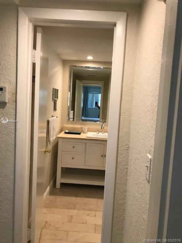 VILLAS OF PINECREST CONDO - Residential Lease