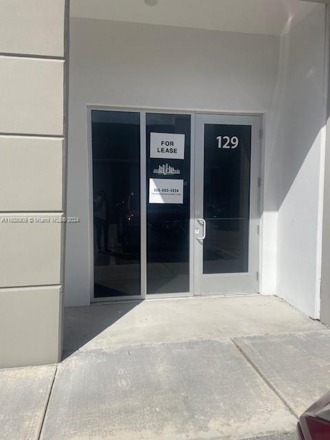 \LOCATION, LOCATION, LOCATION! 1,144SF LEVEL OFFICE/WAREHOUSE FOR RENT BETWEEN THE CITY OF DORAL AND SWEET WATER WITH EASY ACCESS TO FLA TURNPIKE AND 836. THIS IS A GREAT LOCATION FOR YOUR ESTABLISHED BUSINESS OR NEW BUSINESS ADVENTURE.
